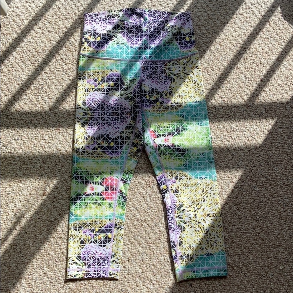 Gorgeous Coral Reef Lululemon Leggings